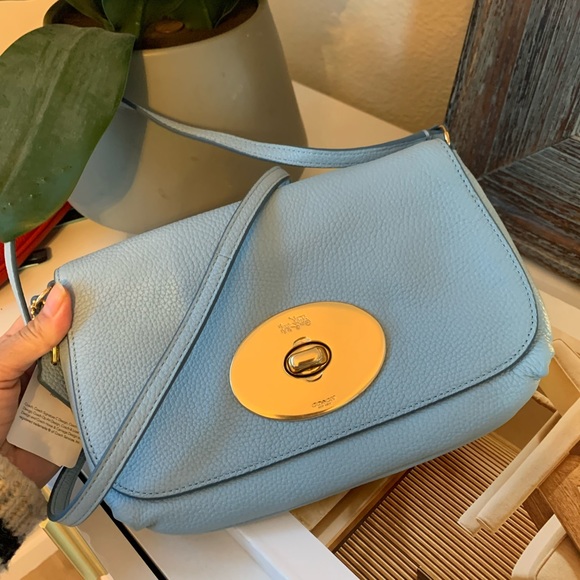 NWT Coach Clutch Pebble Leather Turnlock CrossBody Bag F52896 Pale Blue - Picture 1 of 6